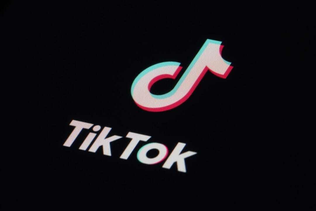 U.S. Warns TikTok Ban Tied to China Trade Demands