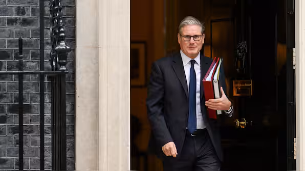 Europe’s Balancing Act: Starmer Heads to Beijing Amid U.S. Tensions